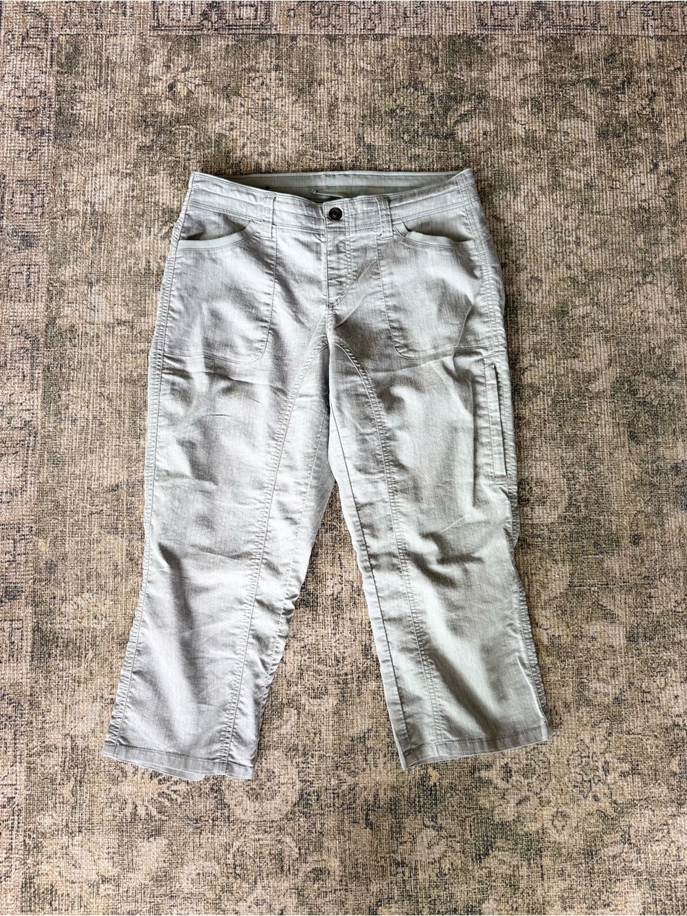 KUHL Cabo Kapri Ash Gray Pants Capri Cropped Lightweight Outdoor Hiking Size 8 - Picture 3 of 11